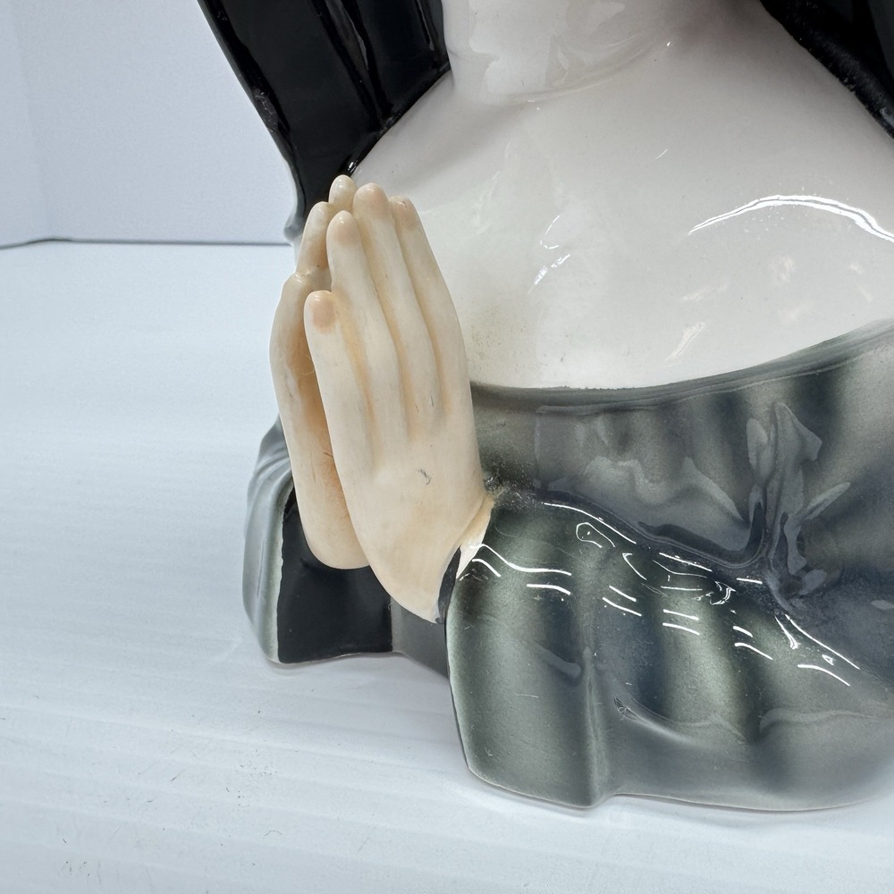 Vintage Mid Century Praying Nun Head Vase Eyelashes Ucagco Ceramics Japan Gray - Picture 4 of 11